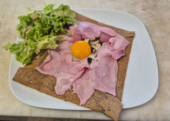 Larrosoir Restaurant Savigne Leveque Galettes Completes